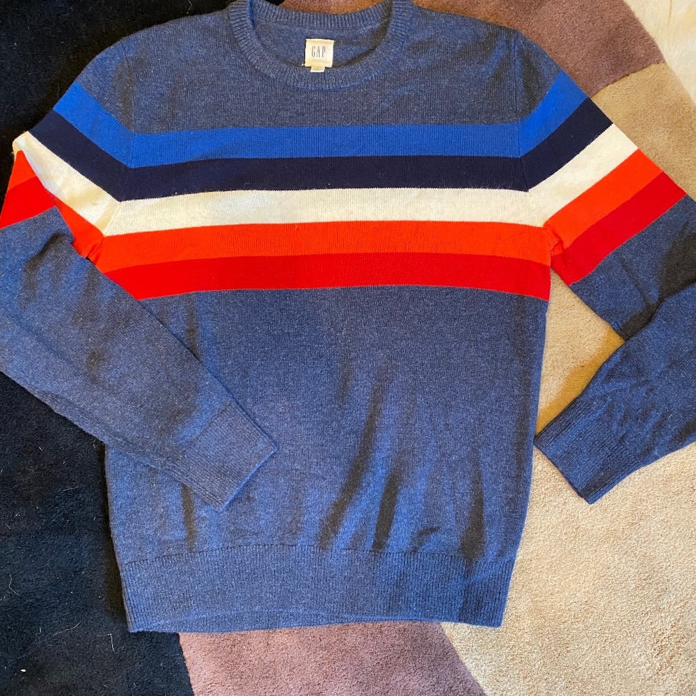 Men'e Gap sweater size Medium